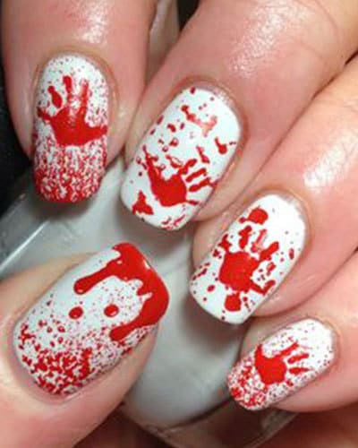 Arte de uñas sangriento para Halloween