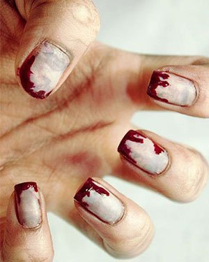 un arte de uñas zombie muy realista